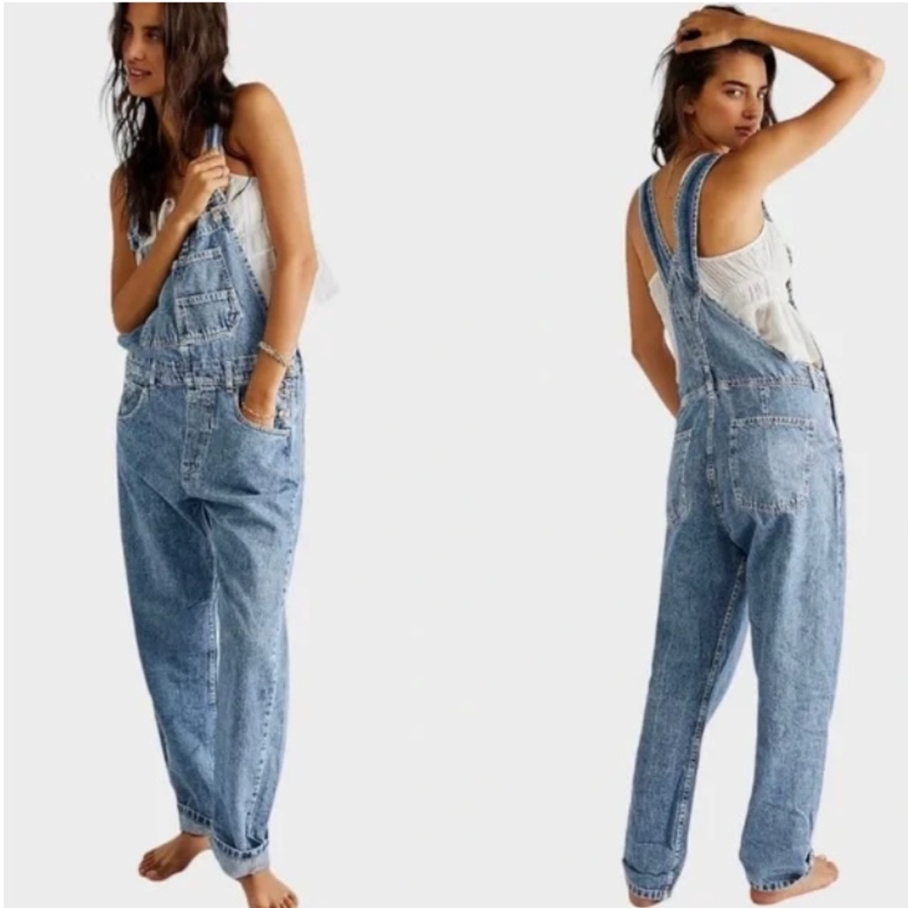 We The Free Ziggy Denim Overalls Women in Powder Blue,  size Large